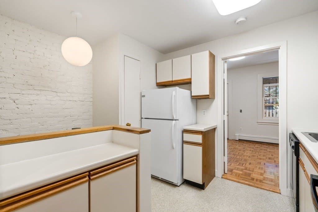 24 Braddock Park, #1