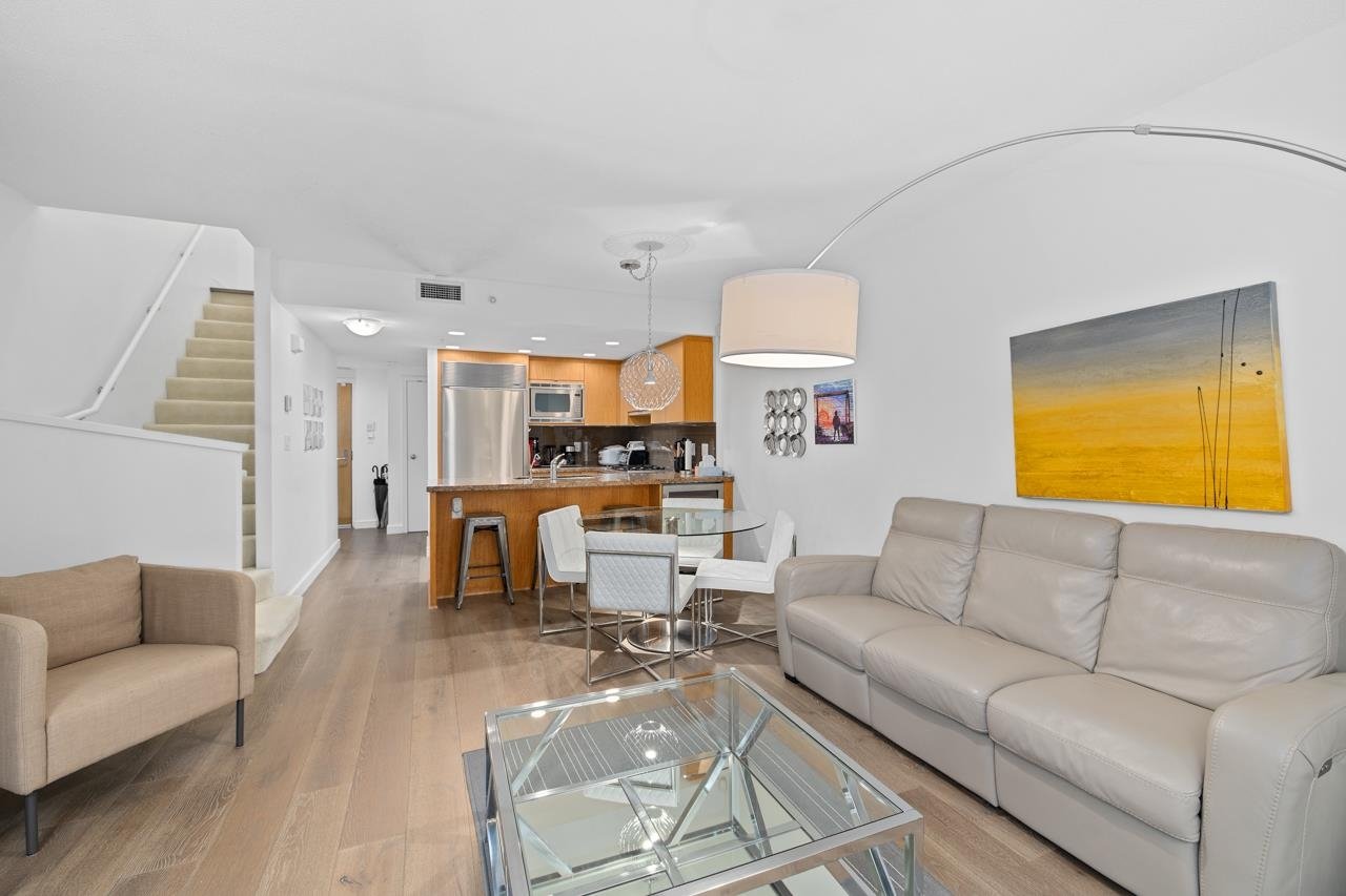 1628 Bayshore Dr