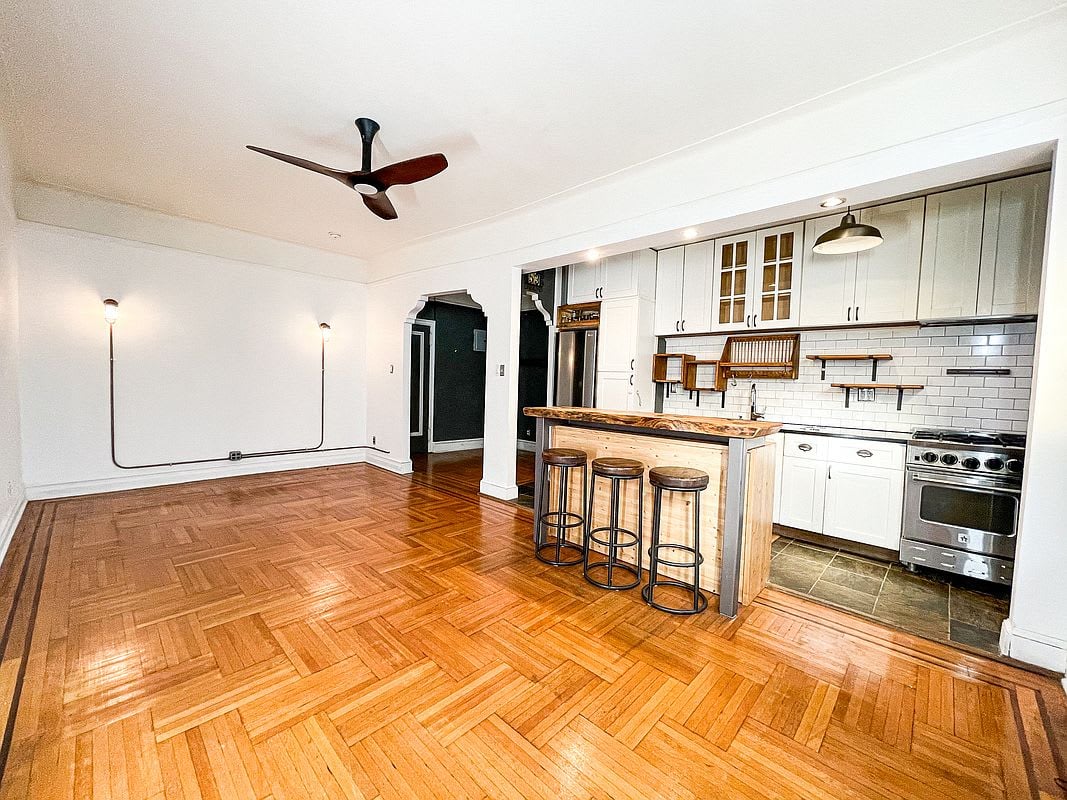 70 Lenox Rd, #C1