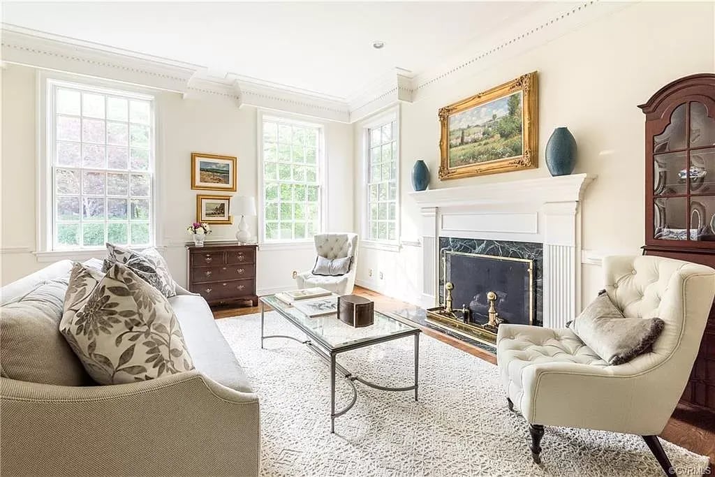 800 S England Cir