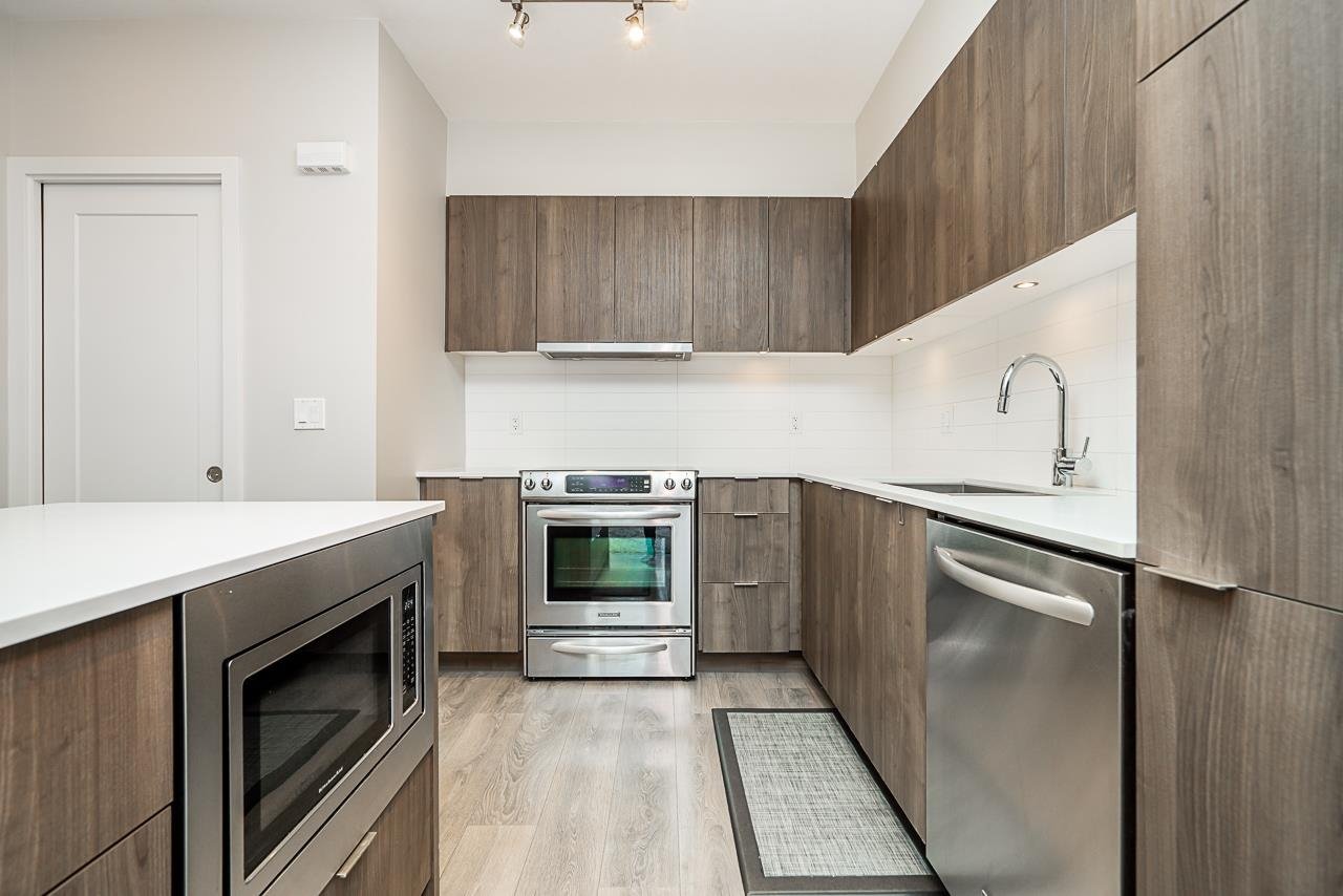 25-3728 Thurston St