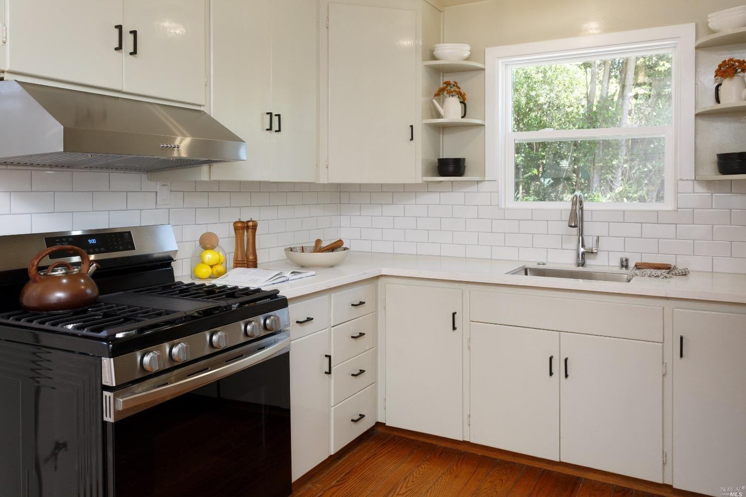 648 Peach Street, Novato