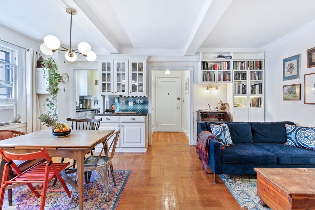 24 Monroe Place #8B