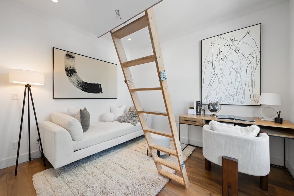 228 Ellsworth