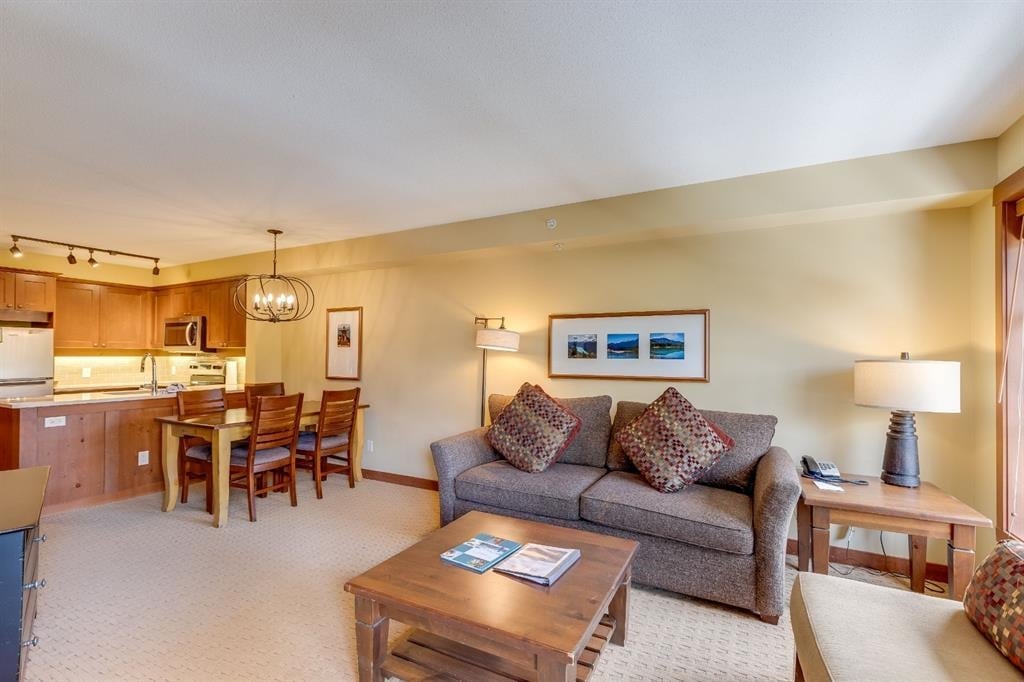 411 G4-4653 Blackcomb Wy