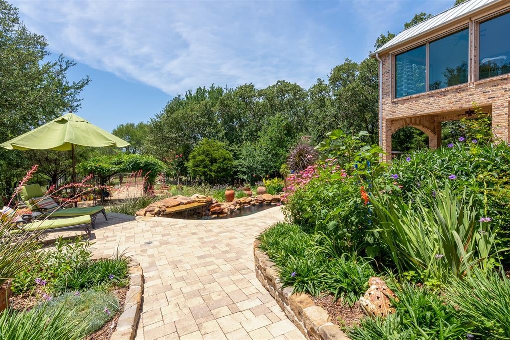2907 Peninsula Dr
