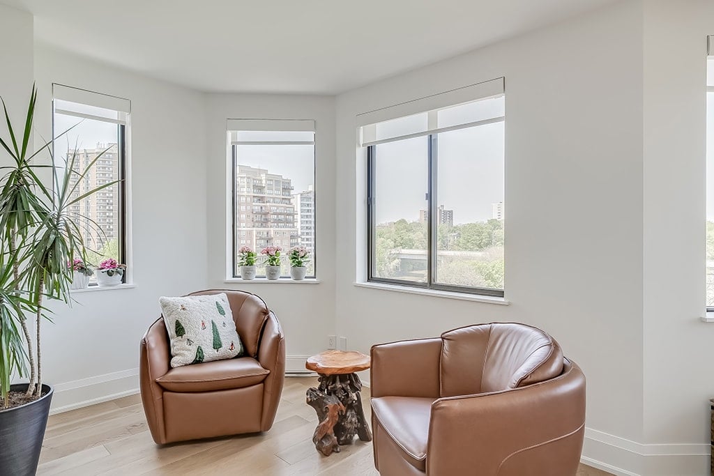 100 Lakeshore Road E Unit: 901