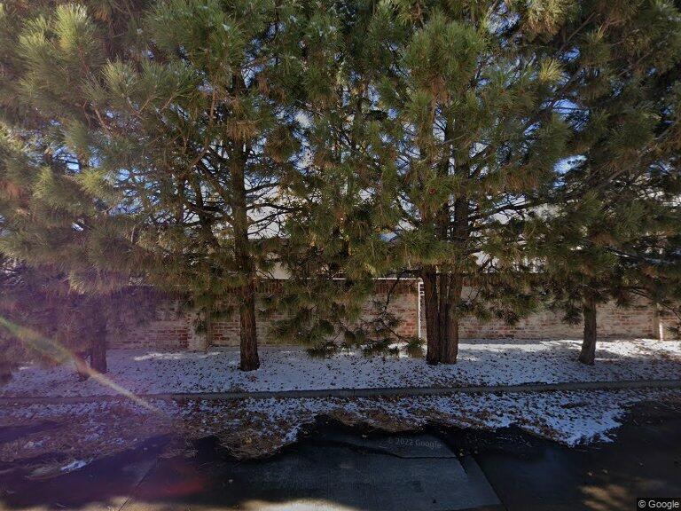 8257 S Forest Ct
