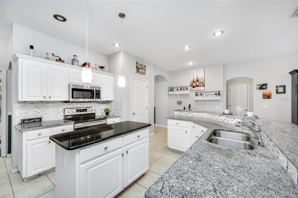 12408 Riverglen Dr