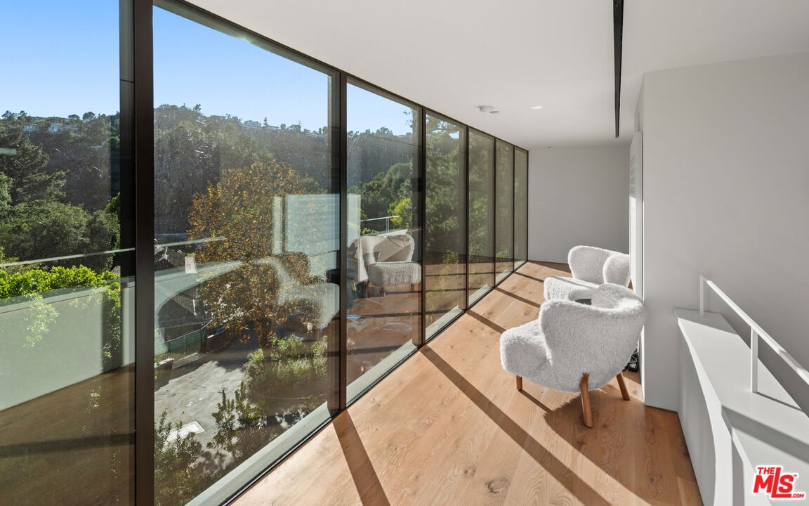 Luxe Oasis