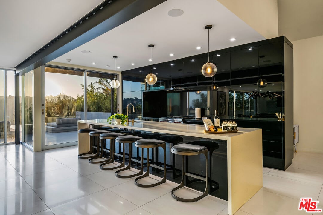 Estate Crown