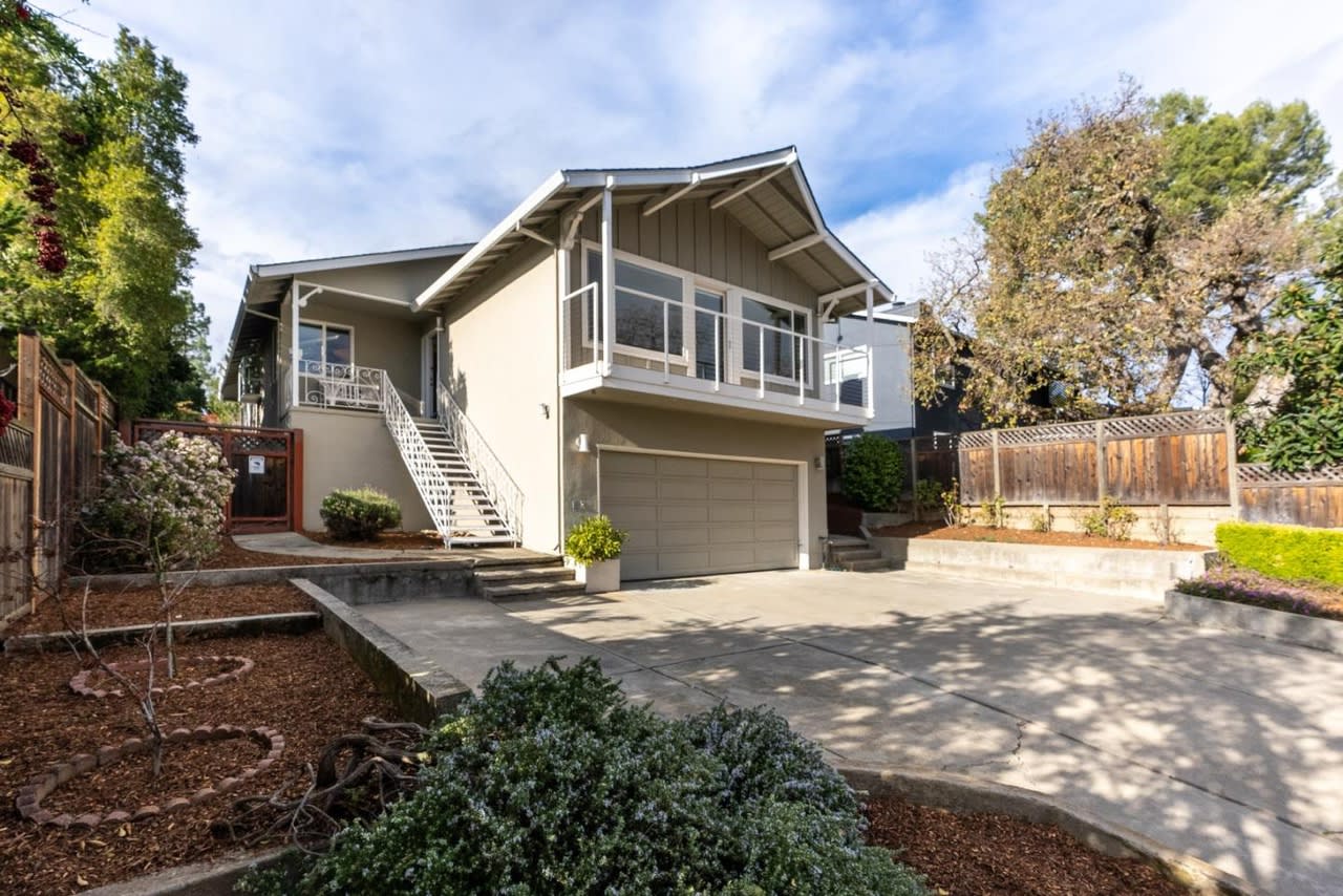 3122 Oak Knoll Dr