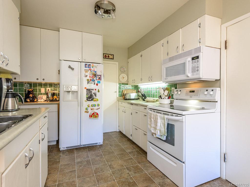 592 Atkins Ave, Langford