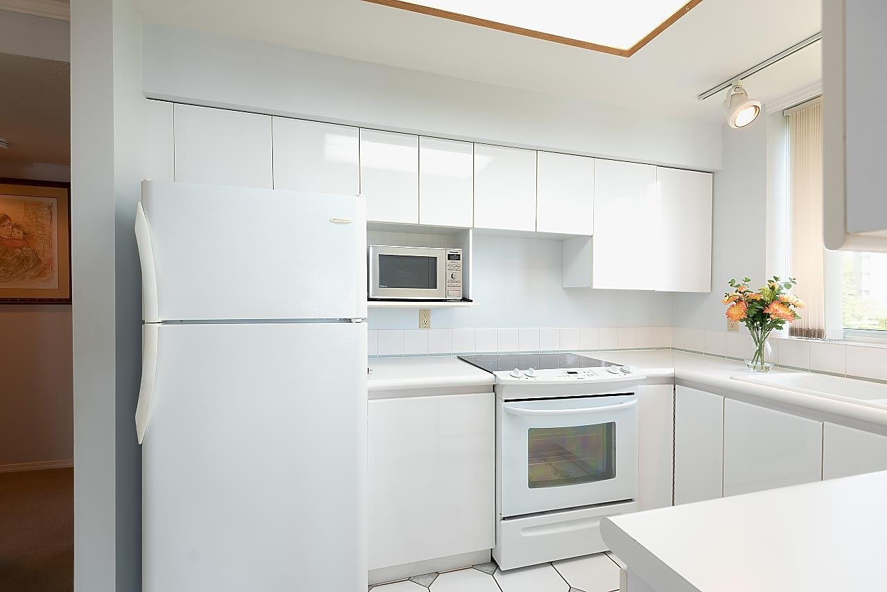 201-2280 Bellevue Ave