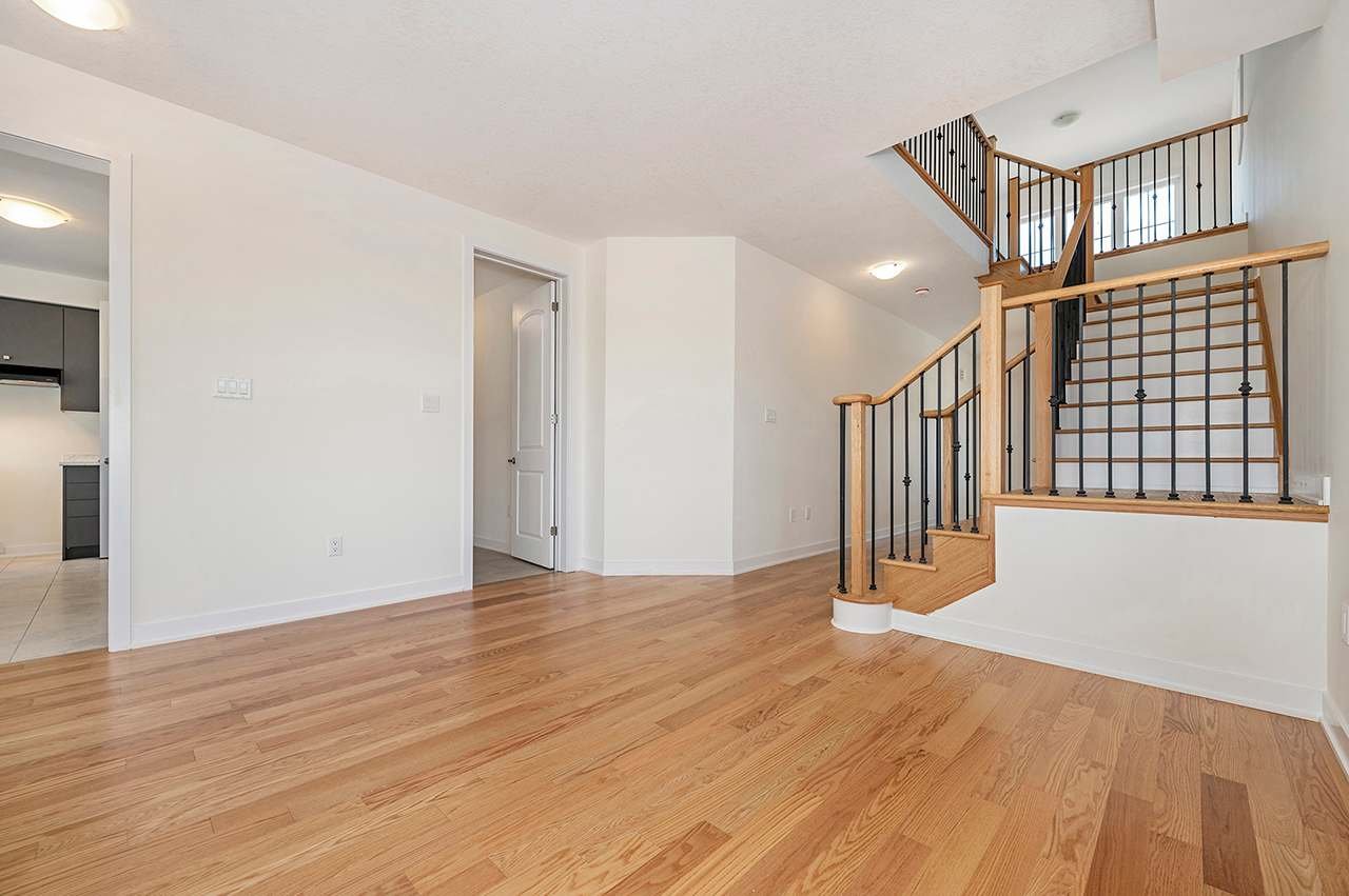 194 Aviron Cres