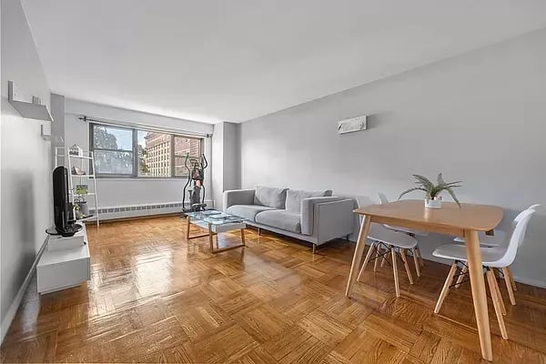 195 Adams Street Unit: 5