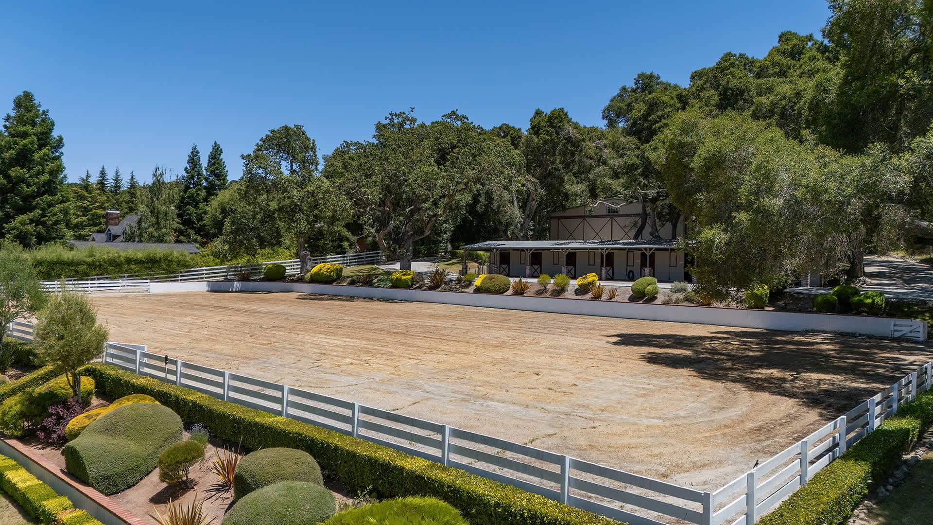 Stunning Equestrian Estate - 6 Sleepy Hollow Dr