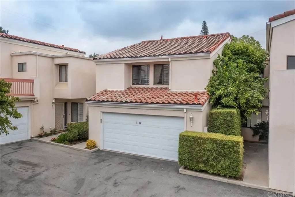 10022 Reseda Blvd, #17