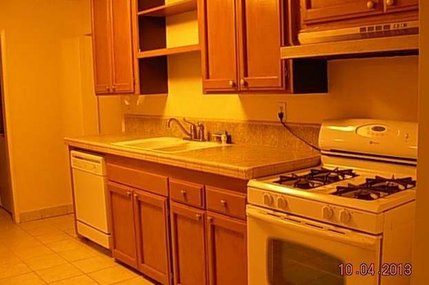 922 W 24th St