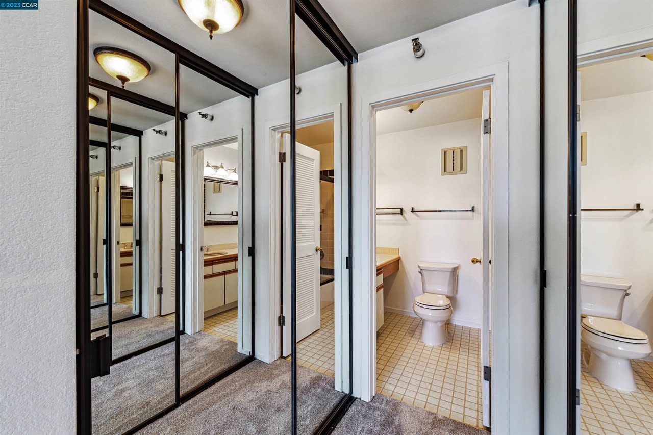 1205 Melville Sq #205