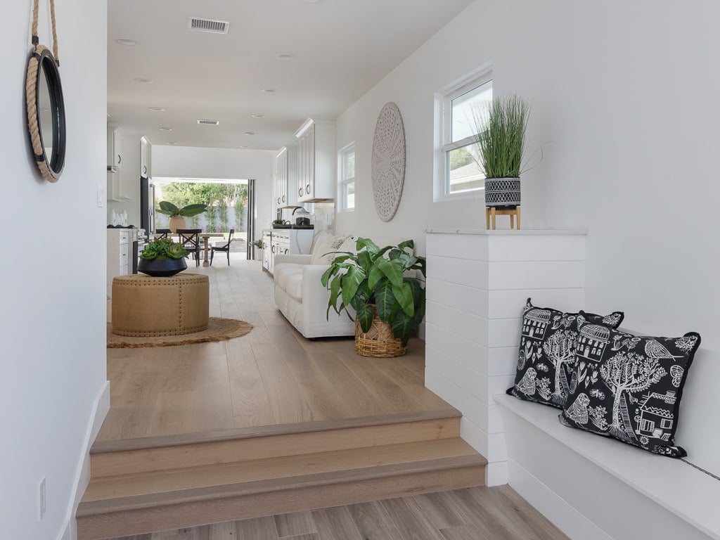 211 W Walnut Ave