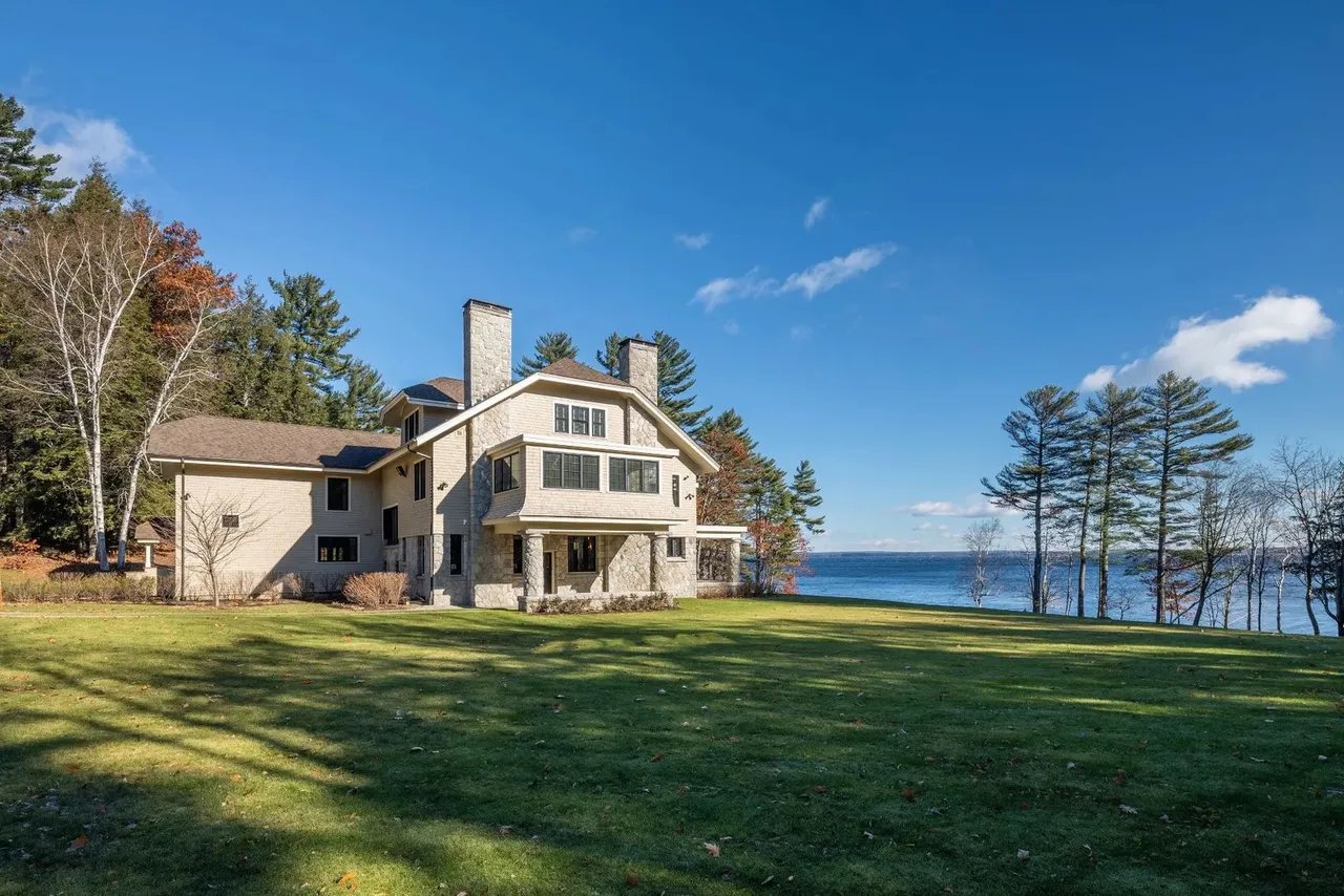 Spacious Luxury Retreat on Sebago Lake