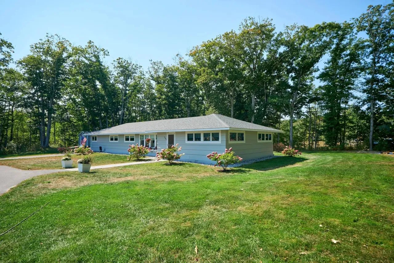 New Listing! 569 Commercial Street, Rockport, ME 04856 – $525,000