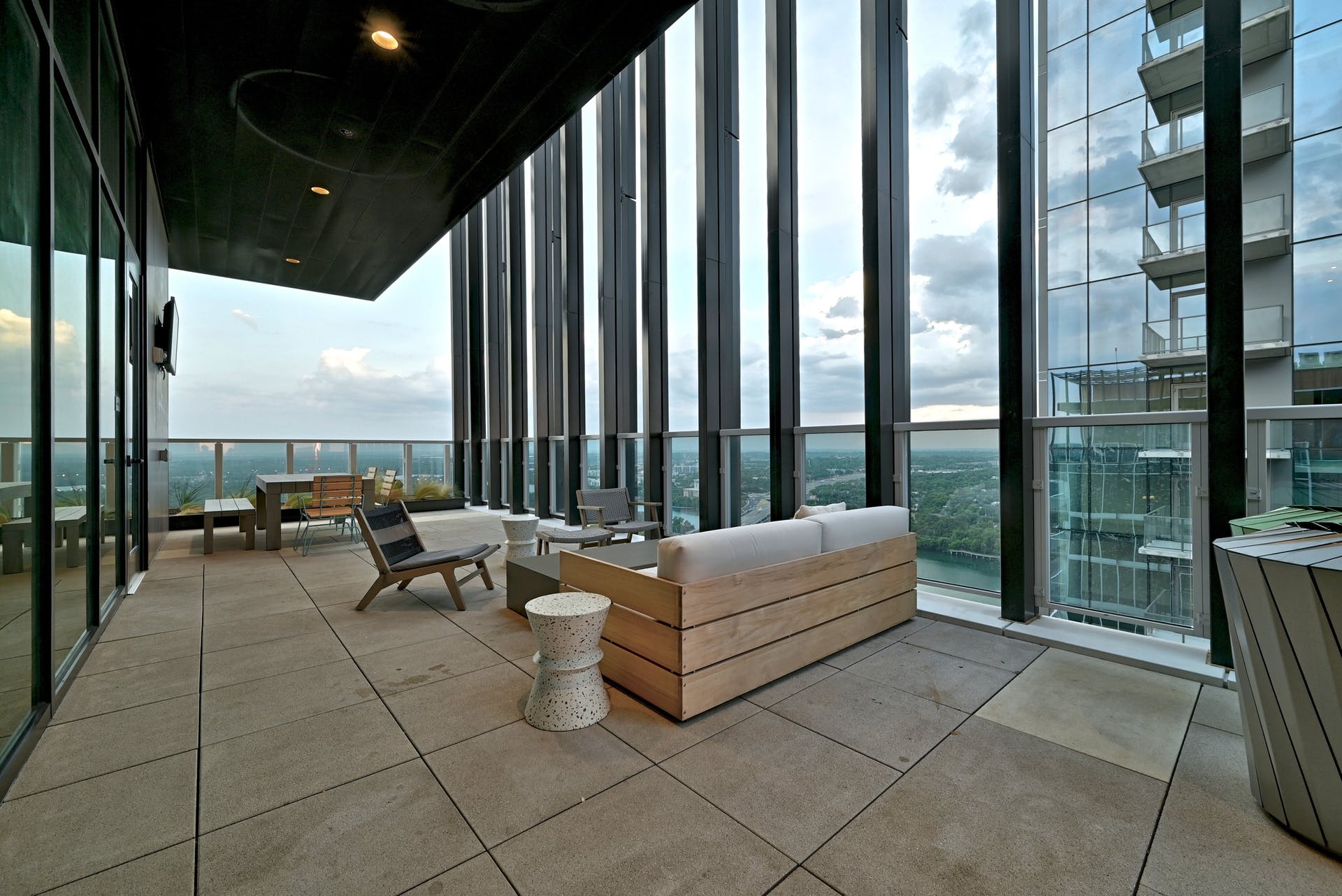 48 East Avenue #3201