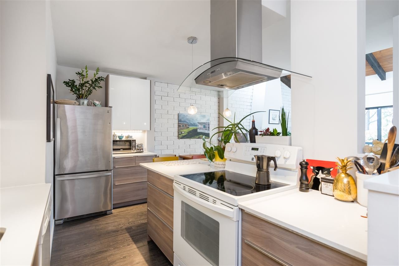 308-330 E 7th Ave
