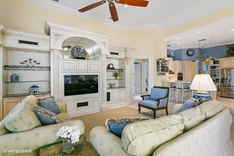 10141 Heronwood Ln