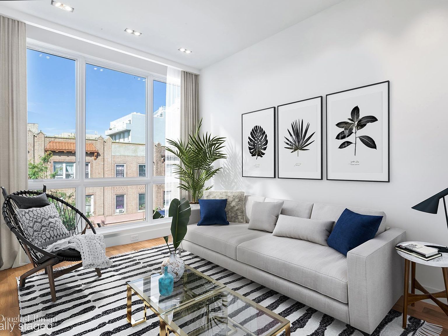 679 Franklin Ave, #402