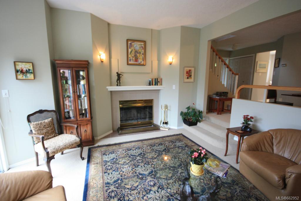 8-216 Russell St