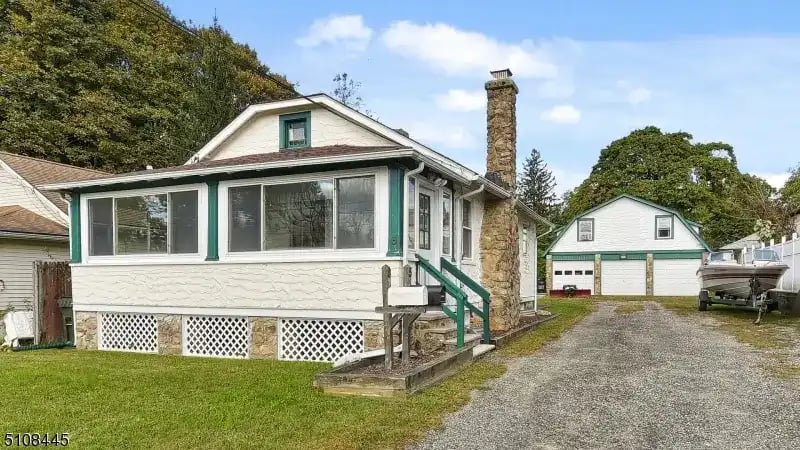5 Anderson Pl