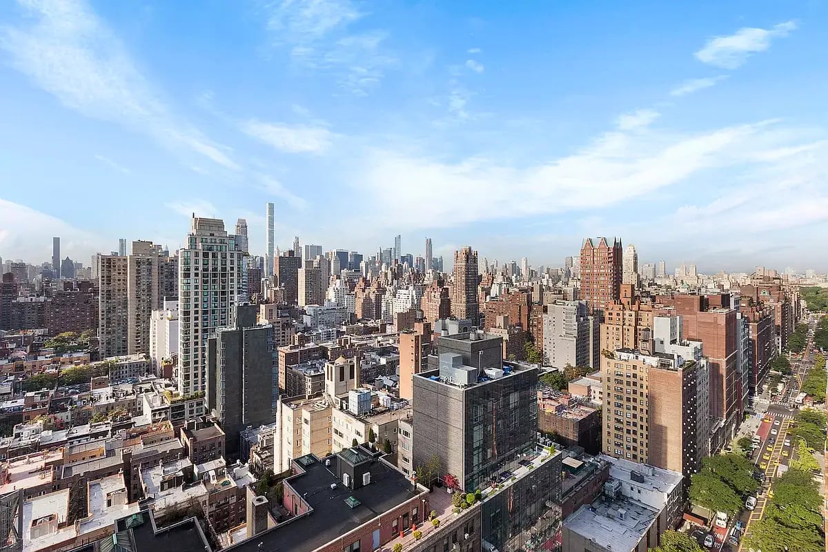 301 East 79th Street Unit: 30R
