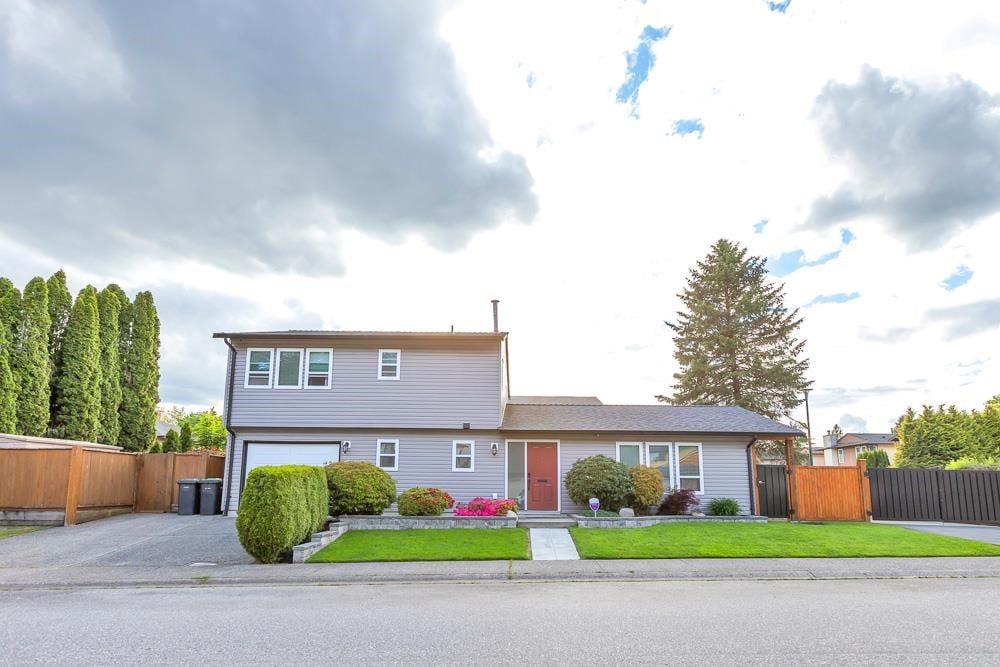 1158 Esperanza Dr