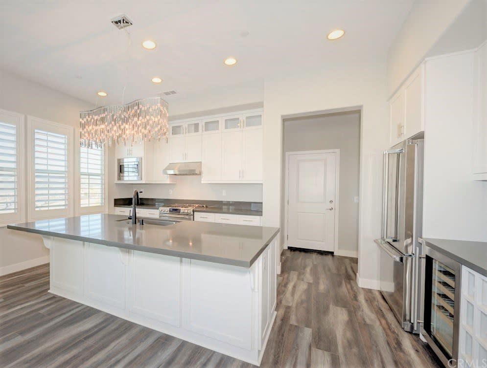 63 Promesa Ave