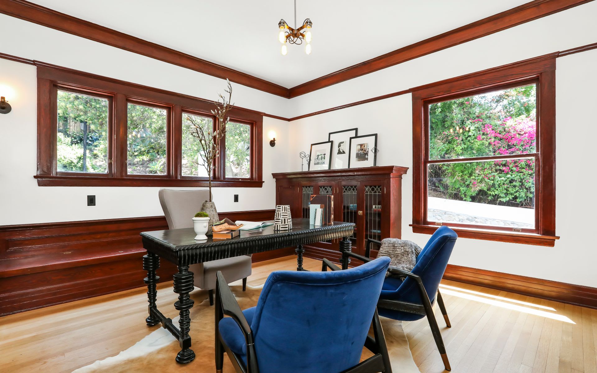  901 Isabel St