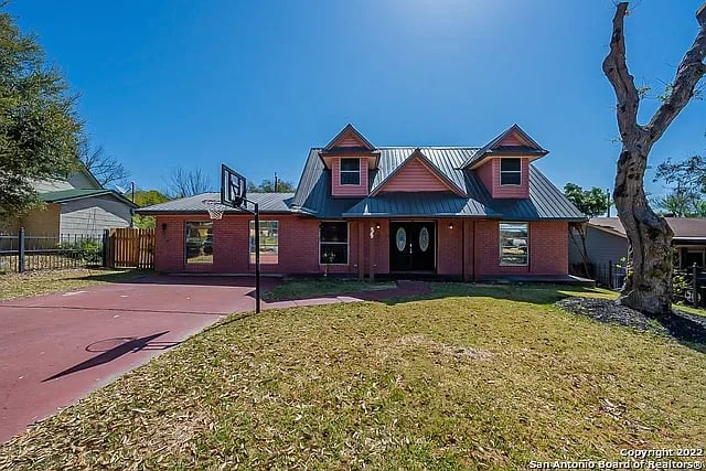 2614 Lake Louise Dr
