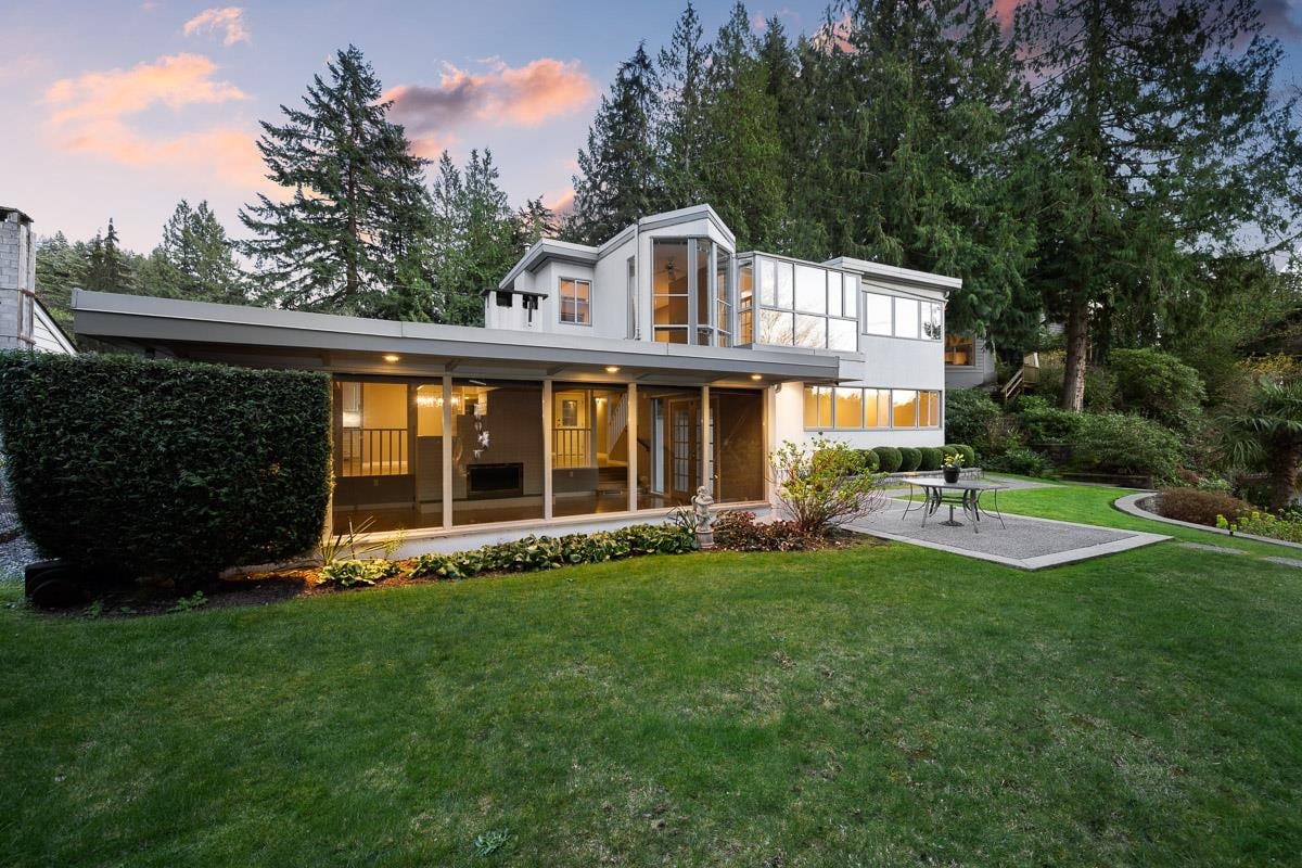 5735 Bluebell Dr