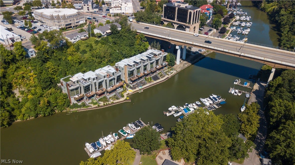 2 Eleven River Pl