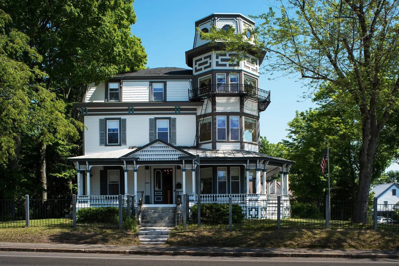 Explore the Architectural Details of this Stunning Victorian Property in Richmond