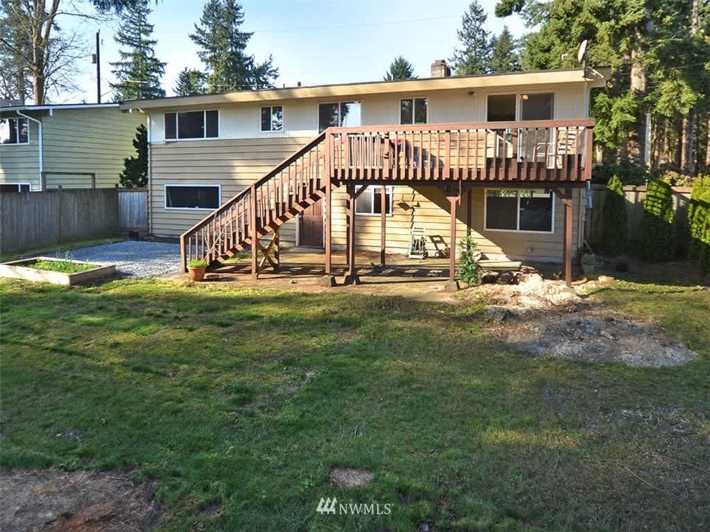 19556 Fremont Ave N
