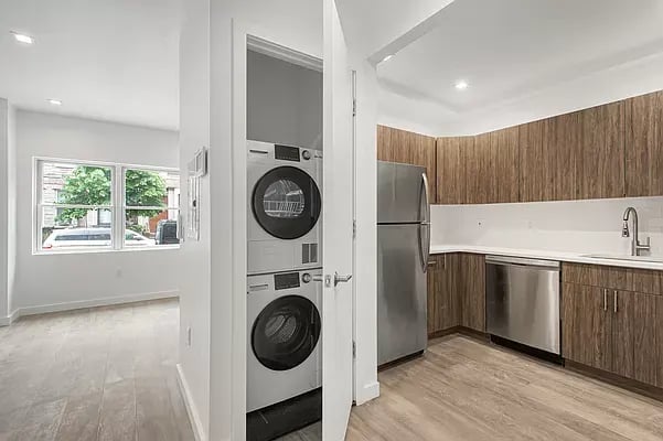 773 Hart Street Unit: 1F