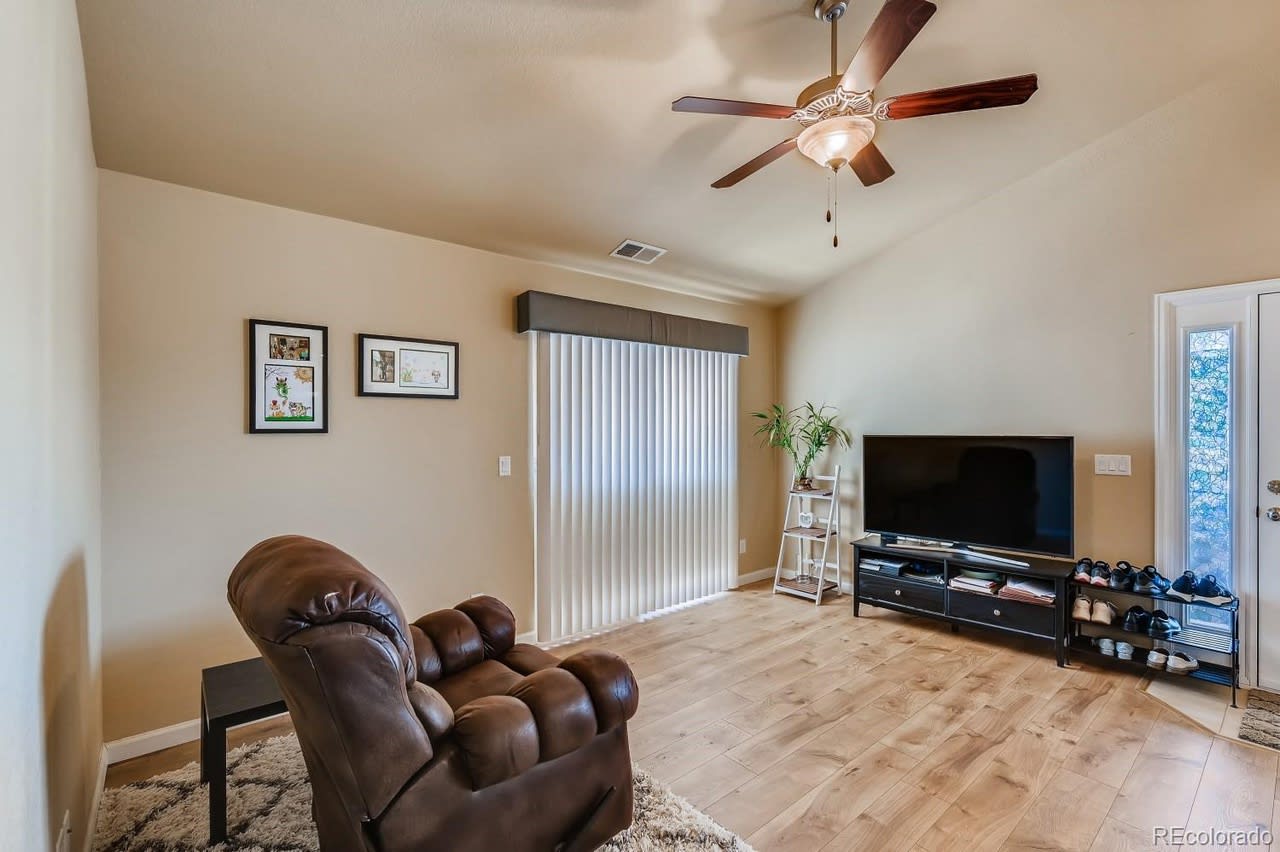 4925 Hahns Peak Dr. Unit 201