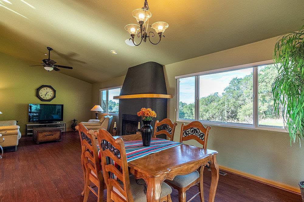129 Live Oak Rd