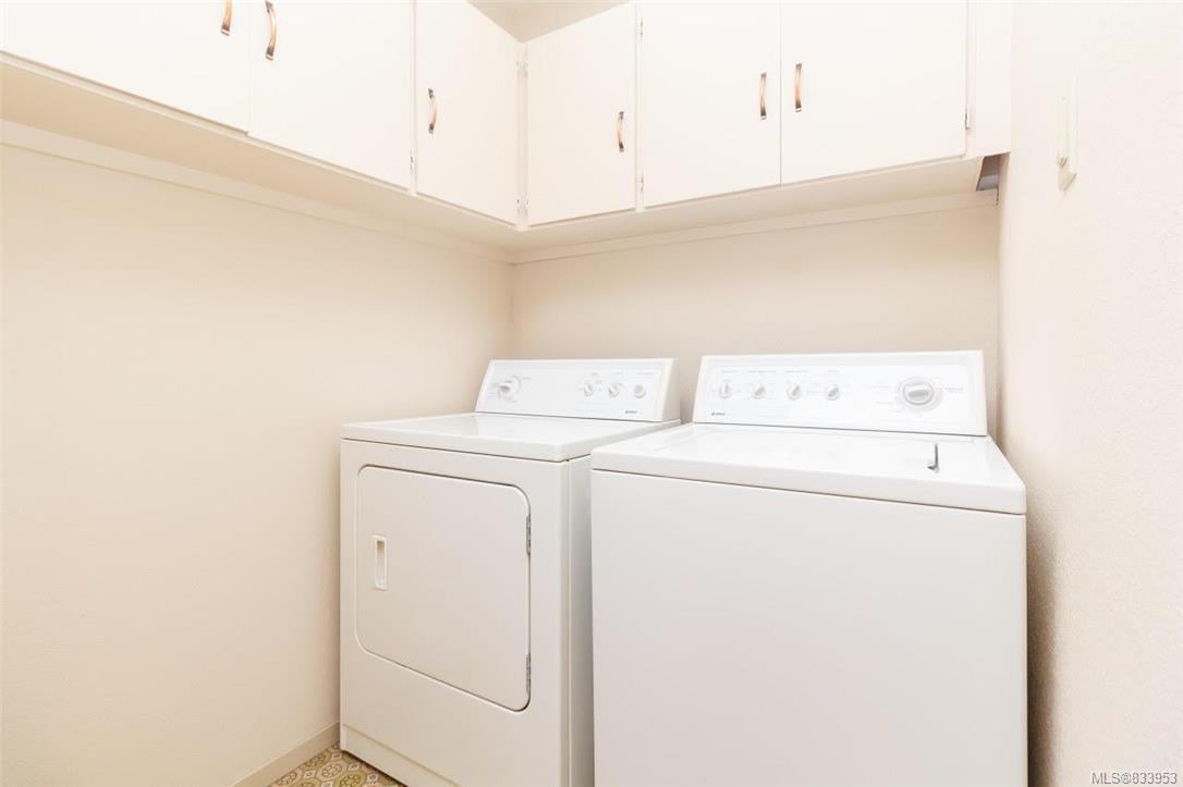 321-1870 McKenzie Ave, Saanich