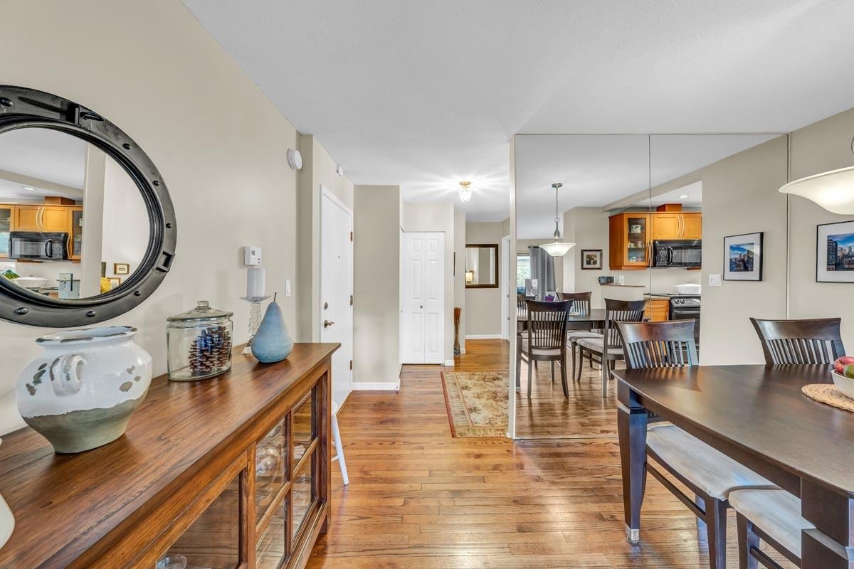 107-3875 W 4th Ave