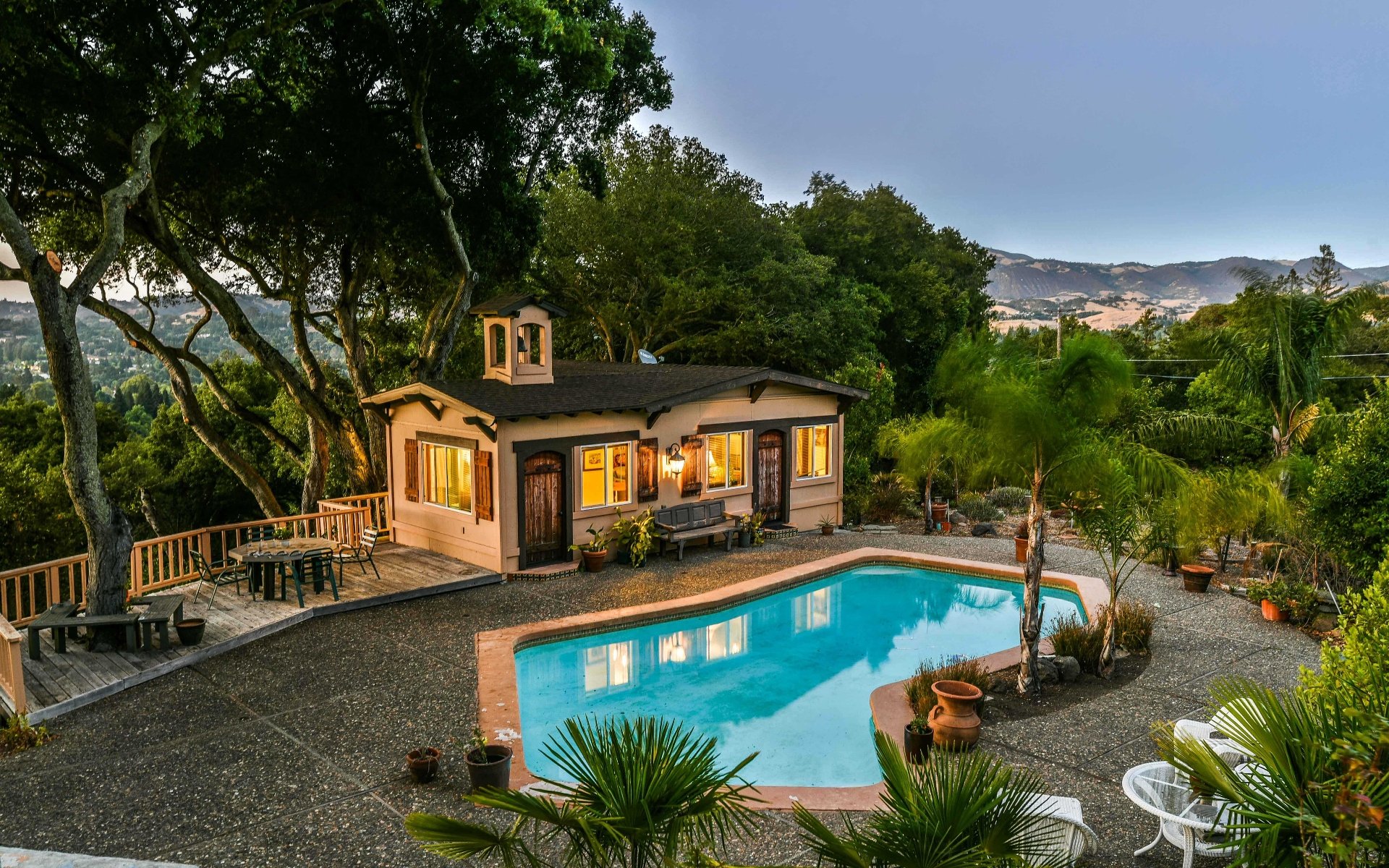 512 Highland Dr