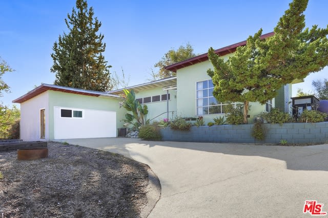 3219 Kenneth Dr