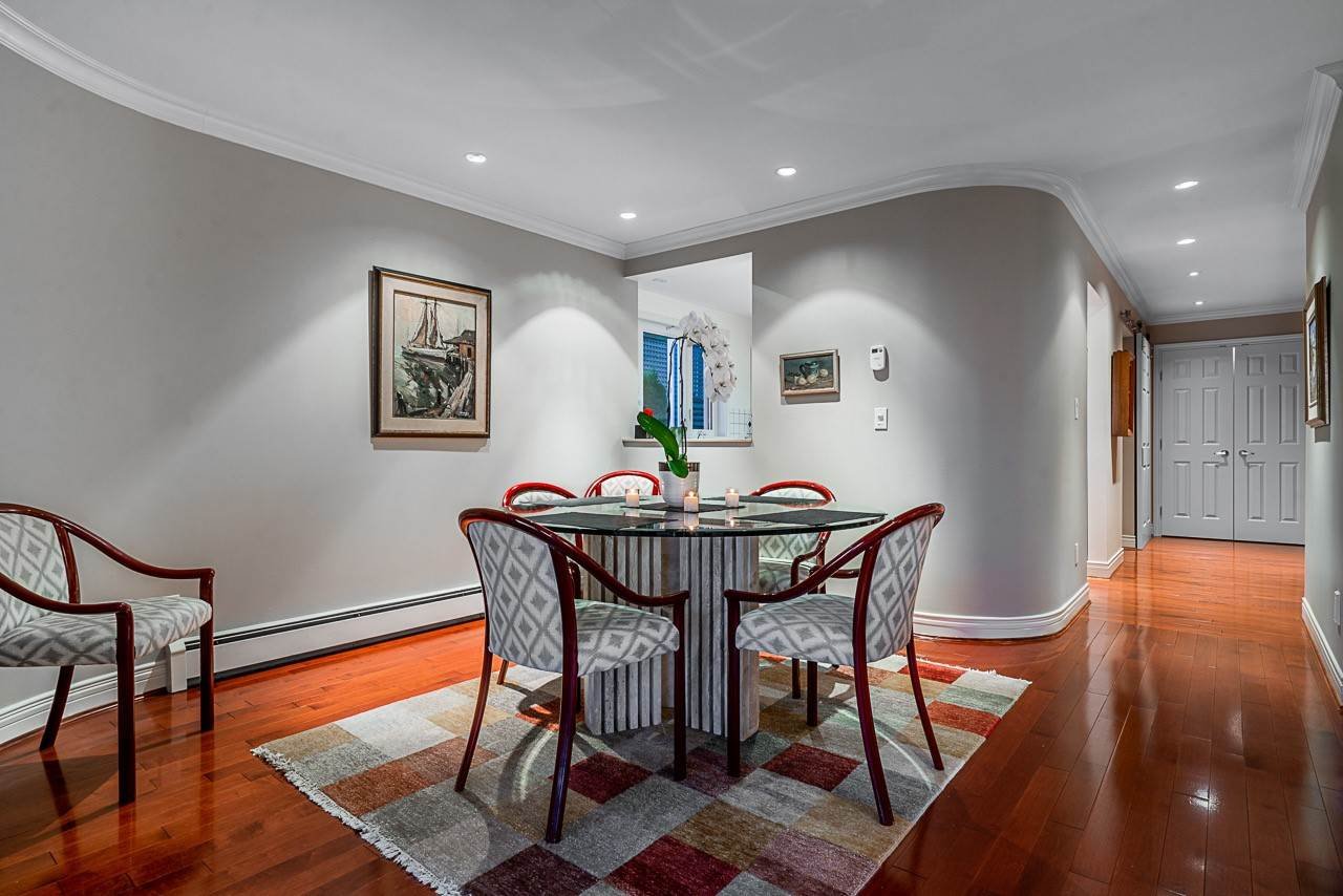 2356 Bellevue Ave